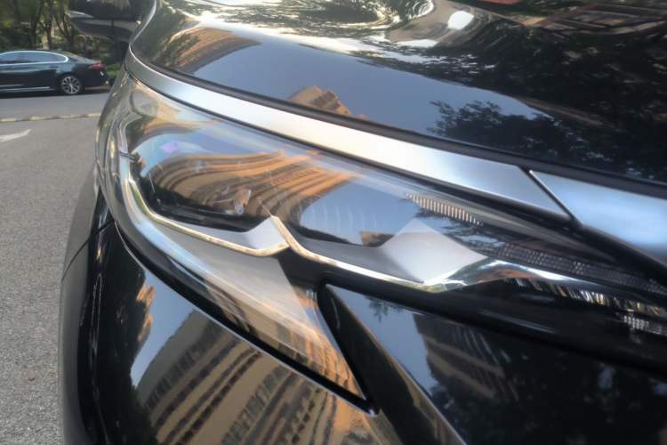 Used Toyota SIENNA 2021 2.5L Hybrid Premium Edition Right Front Headlight