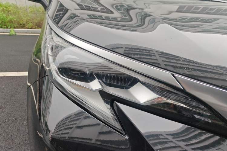 Used Toyota SIENNA 2021 2.5L Hybrid Luxury Edition Right Front Headlight