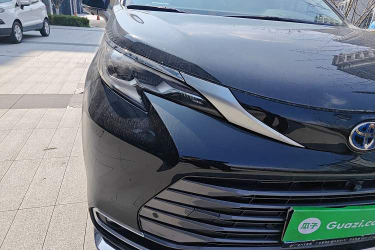Used Toyota SIENNA 2021 2.5L Hybrid Comfort Edition Right Front Headlight
