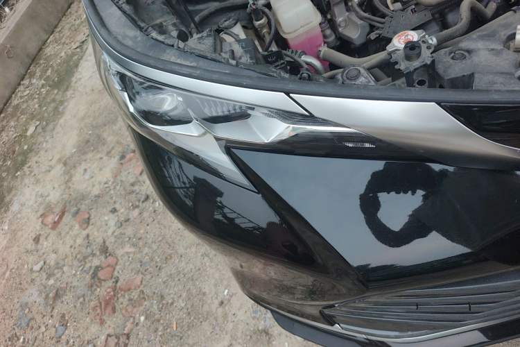 Used Toyota SIENNA 2021 2.5L Hybrid Premium Edition Right Front Headlight