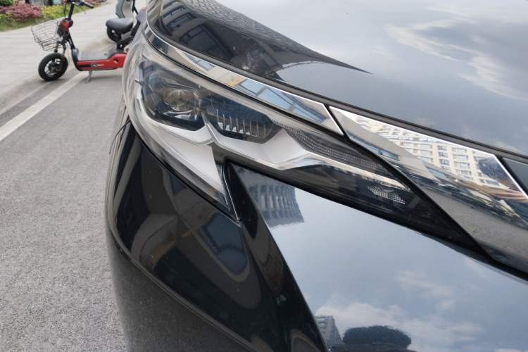 Used Toyota SIENNA 2021 2.5L Hybrid Comfort Edition Right Front Headlight