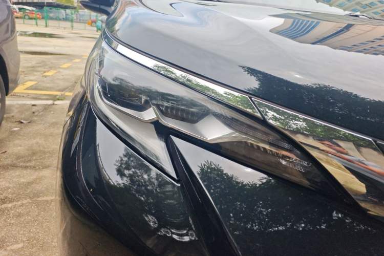 Used Toyota SIENNA 2021 2.5L Hybrid Comfort Edition Right Front Headlight