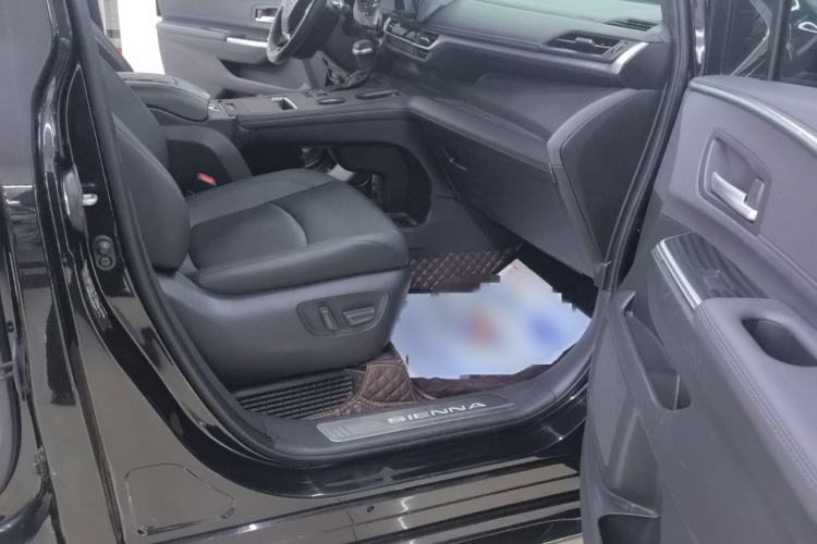 Used Toyota SIENNA 2021 2.5L Hybrid Premium Edition Right Front Seat