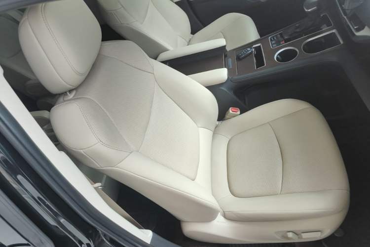 Used Toyota SIENNA 2021 2.5L Hybrid Luxury Edition Right Front Seat