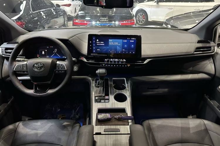Used Toyota SIENNA 2021 2.5L Hybrid Ultimate Edition Right Front Seat