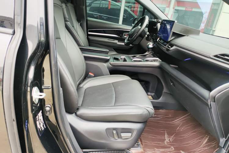 Used Toyota SIENNA 2021 2.5L Hybrid Premium Edition Right Front Seat