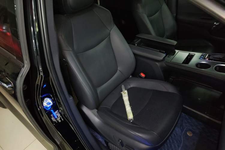 Used Toyota SIENNA 2021 2.5L Hybrid Premium Edition Right Front Seat
