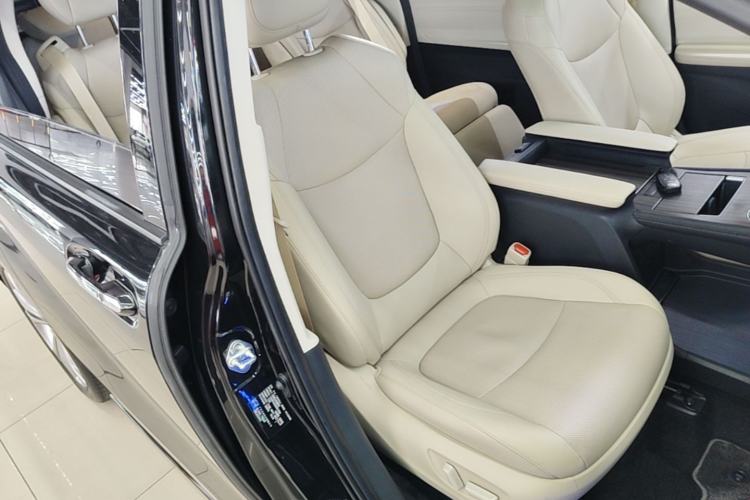 Used Toyota SIENNA 2021 2.5L Hybrid Premium Edition Right Front Seat
