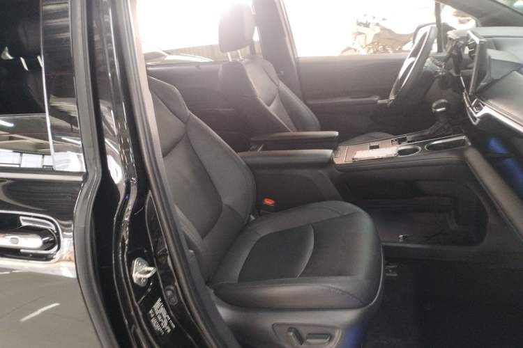 Used Toyota SIENNA 2021 2.5L Hybrid Ultimate Edition Right Front Seat