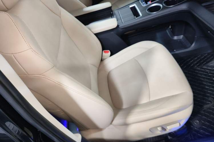 Used Toyota SIENNA 2021 2.5L Hybrid Ultimate Edition Right Front Seat