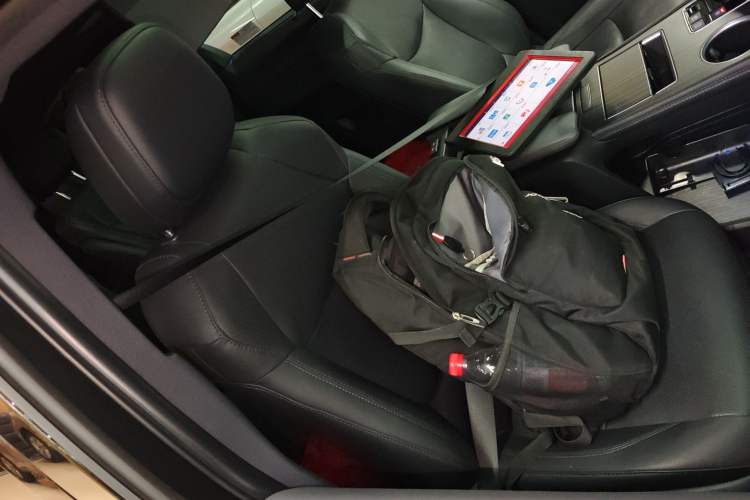 Used Toyota SIENNA 2021 2.5L Hybrid Platinum Edition Right Front Seat