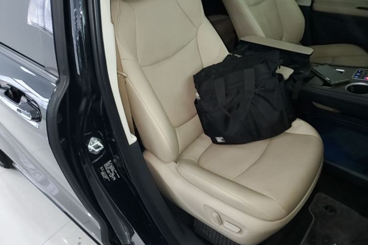 Used Toyota SIENNA 2021 2.5L Hybrid Luxury Edition Right Front Seat