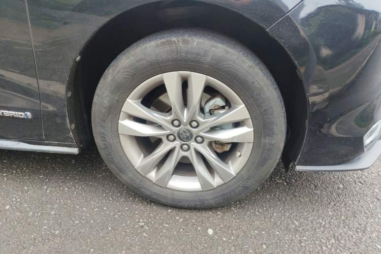 Used Toyota SIENNA 2021 2.5L Hybrid Ultimate Edition Right Front Wheel Hub