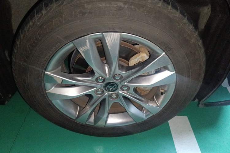 Used Toyota SIENNA 2021 2.5L Hybrid Ultimate Edition Right Front Wheel Hub