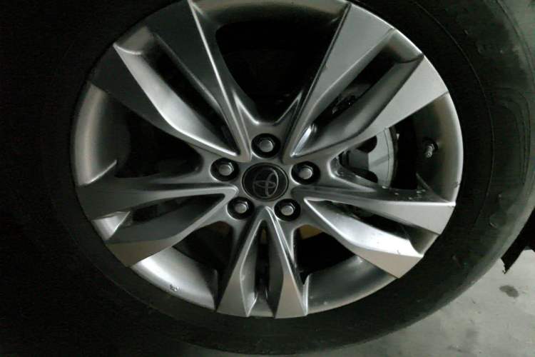 Used Toyota SIENNA 2021 2.5L Hybrid Ultimate Edition Right Front Wheel Hub