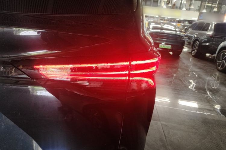 Used Toyota SIENNA 2021 2.5L Hybrid Ultimate Edition Right Rear Taillight