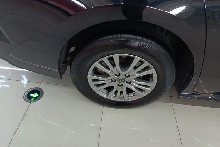 Used Toyota SIENNA 2021 2.5L Hybrid Comfort Edition Right Rear Wheel Hub