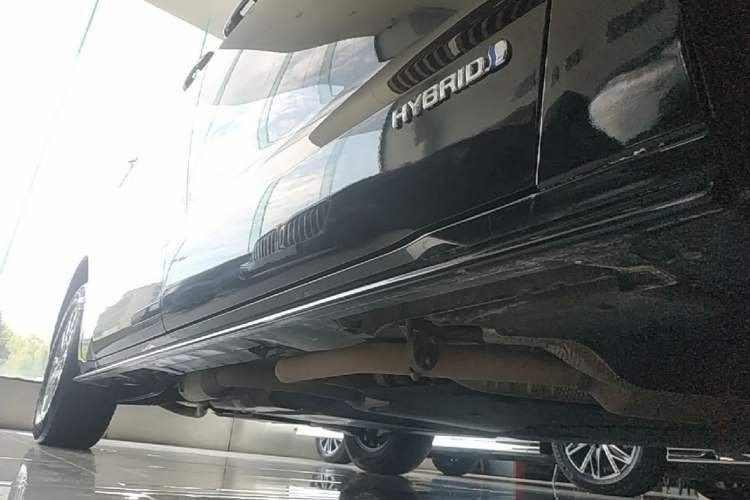Used Toyota SIENNA 2021 2.5L Hybrid Luxury Edition Right Side Sill