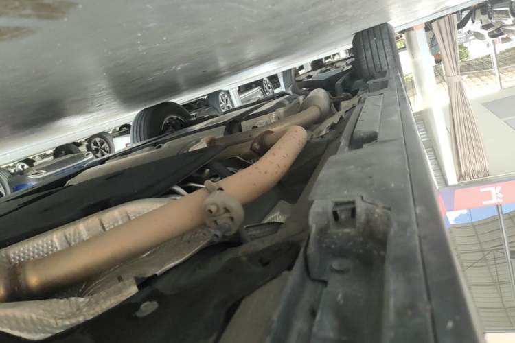 Used Toyota SIENNA 2021 2.5L Hybrid Luxury Edition Right Side Sill