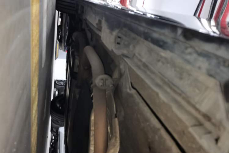Used Toyota SIENNA 2021 2.5L Hybrid Premium Edition Right Side Sill