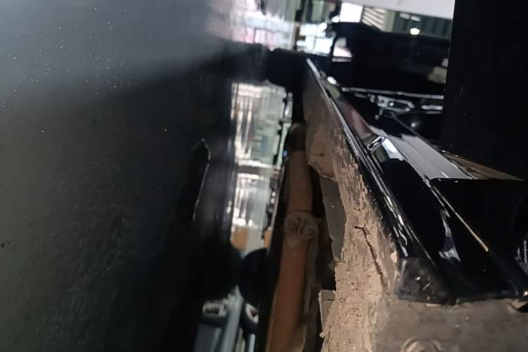 Used Toyota SIENNA 2021 2.5L Hybrid Luxury Edition Right Side Sill