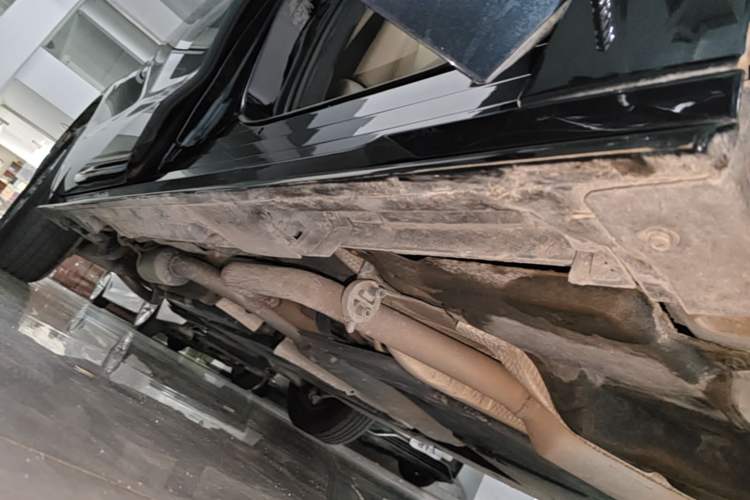 Used Toyota SIENNA 2021 2.5L Hybrid Luxury Edition Right Side Sill