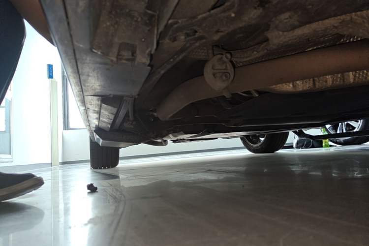 Used Toyota SIENNA 2021 2.5L Hybrid Platinum Edition Right Side Sill