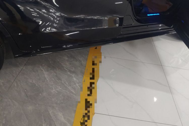 Used Toyota SIENNA 2021 2.5L Hybrid Premium Edition Right Side Sill