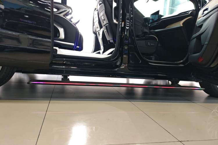 Used Toyota SIENNA 2021 2.5L Hybrid Comfort Edition Right Side Sill