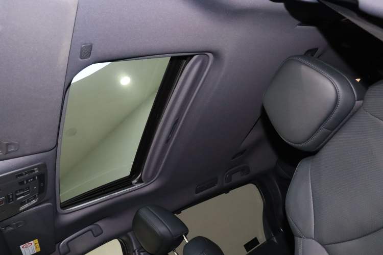 Used Toyota SIENNA 2021 2.5L Hybrid Premium Edition Roof