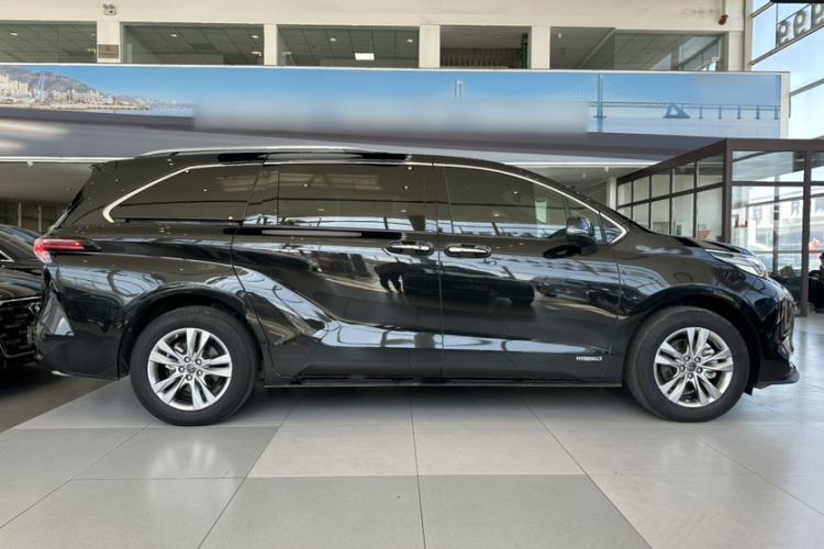 Used Toyota SIENNA 2021 2.5L Hybrid Ultimate Edition Roof