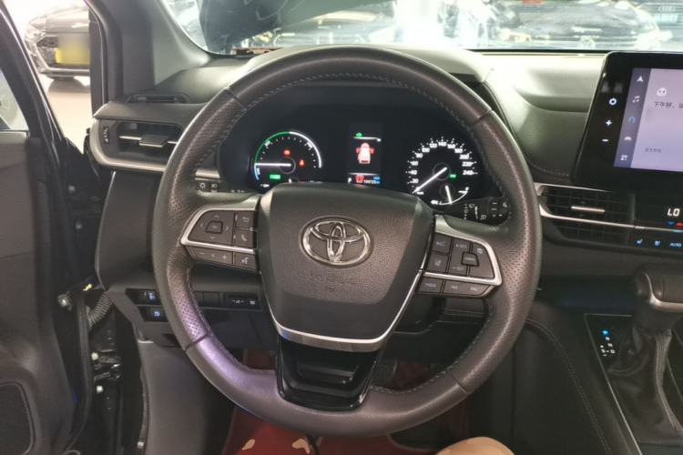 Used Toyota SIENNA 2021 2.5L Hybrid Premium Edition Steering Wheel