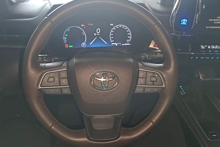 Used Toyota SIENNA 2021 2.5L Hybrid Platinum Edition Steering Wheel