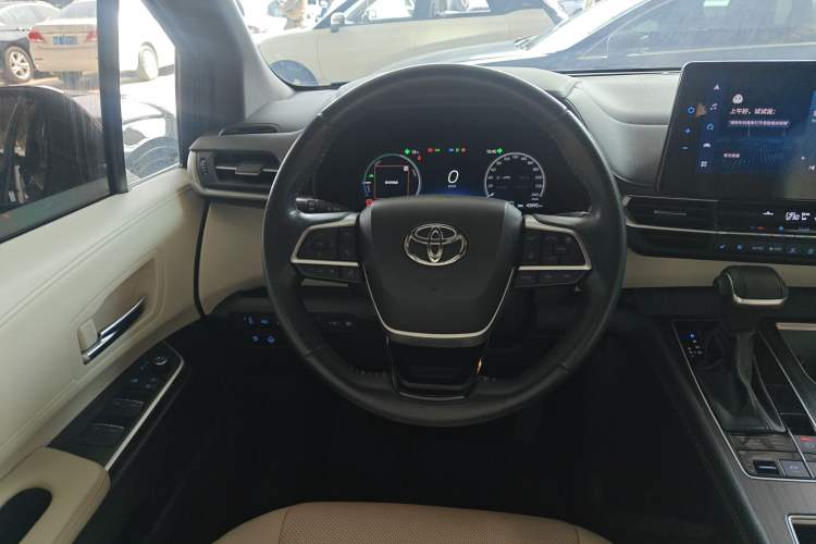 Used Toyota SIENNA 2021 2.5L Hybrid Ultimate Edition Steering Wheel