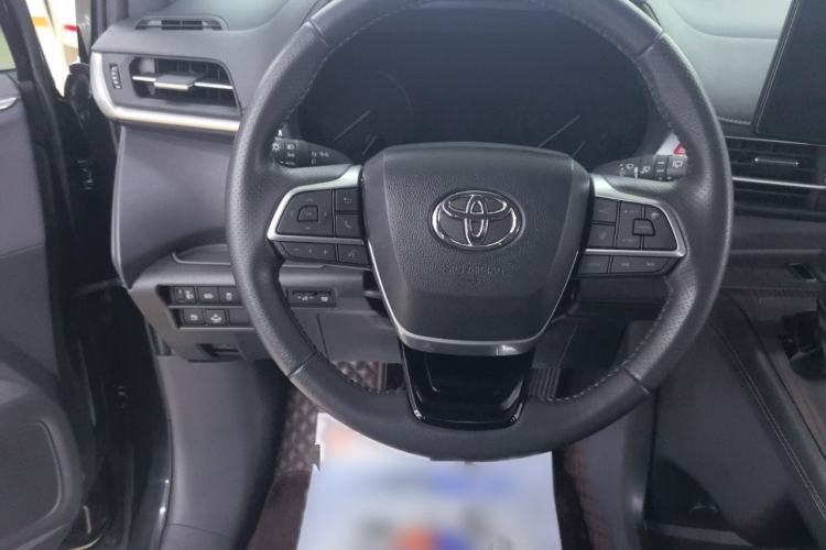 Used Toyota SIENNA 2021 2.5L Hybrid Premium Edition Steering Wheel