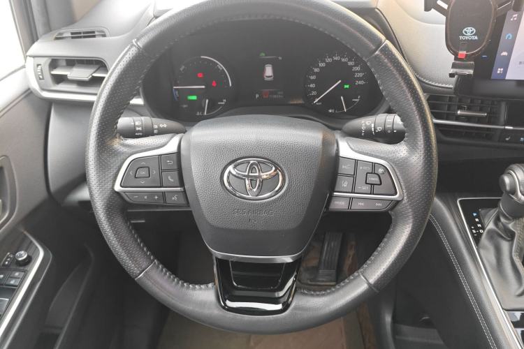 Used Toyota SIENNA 2021 2.5L Hybrid Premium Edition Steering Wheel