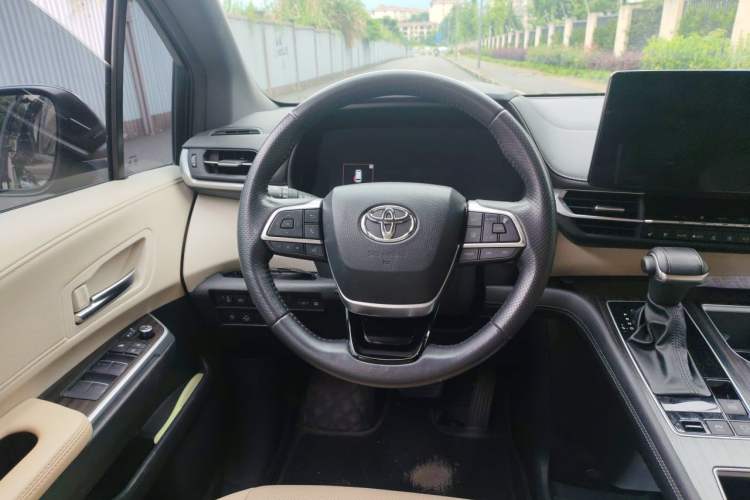 Used Toyota SIENNA 2021 2.5L Hybrid Ultimate Edition Steering Wheel