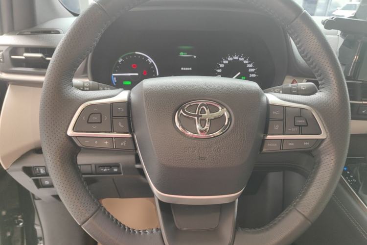 Used Toyota SIENNA 2021 2.5L Hybrid Luxury Edition Steering Wheel