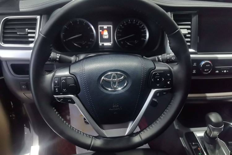 Used Toyota SIENNA 2021 2.5L Hybrid Luxury Edition Steering Wheel