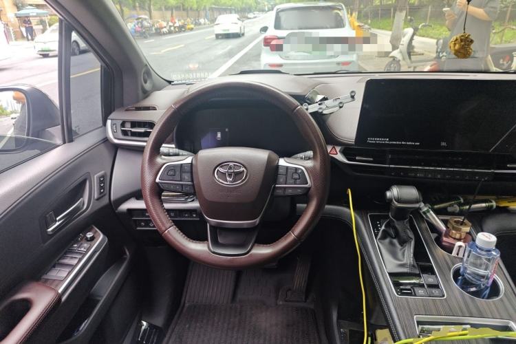 Used Toyota SIENNA 2021 2.5L Hybrid Platinum Edition Steering Wheel