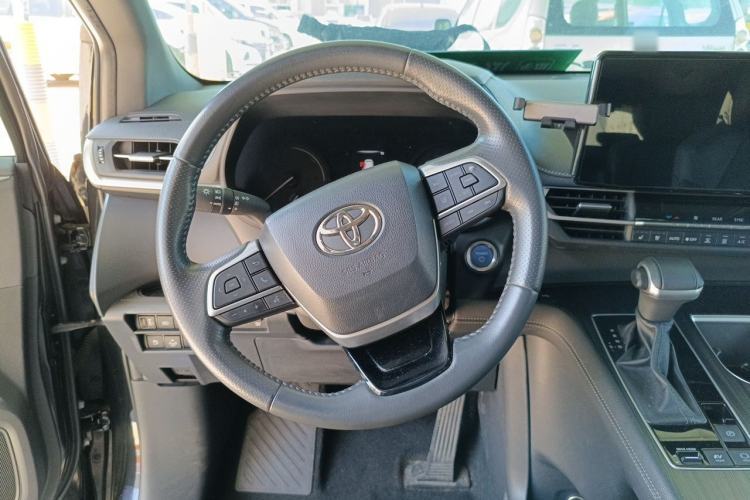 Used Toyota SIENNA 2021 2.5L Hybrid Premium Edition Steering Wheel