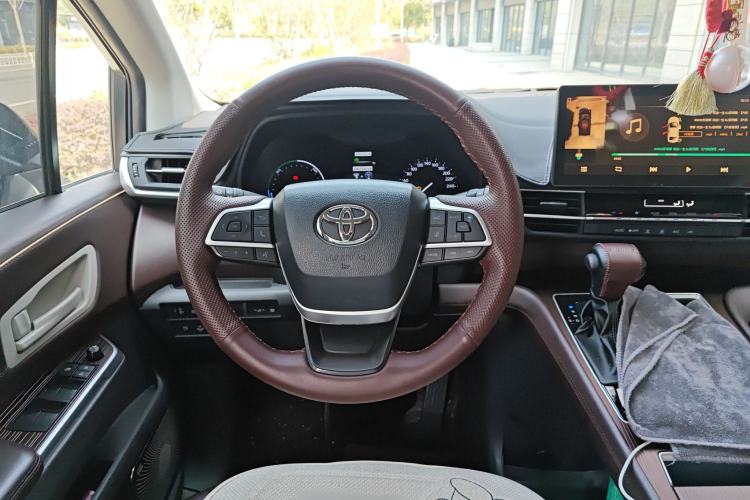 Used Toyota SIENNA 2021 2.5L Hybrid Comfort Edition Steering Wheel