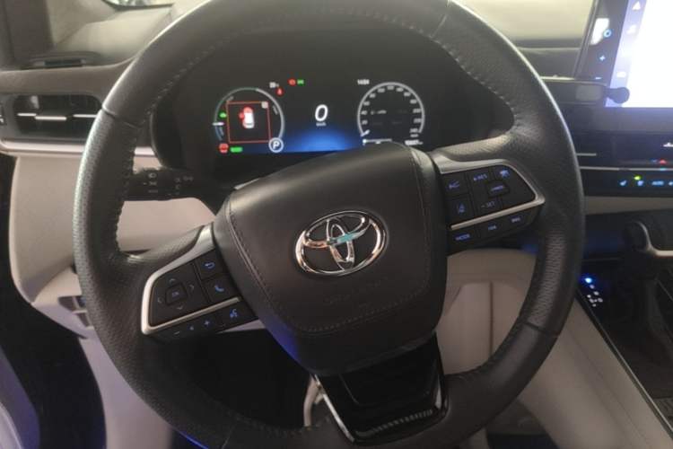 Used Toyota SIENNA 2021 2.5L Hybrid Ultimate Edition Steering Wheel