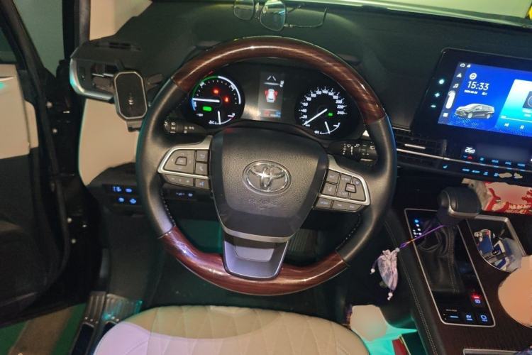 Used Toyota SIENNA 2021 2.5L Hybrid Luxury Edition Steering Wheel