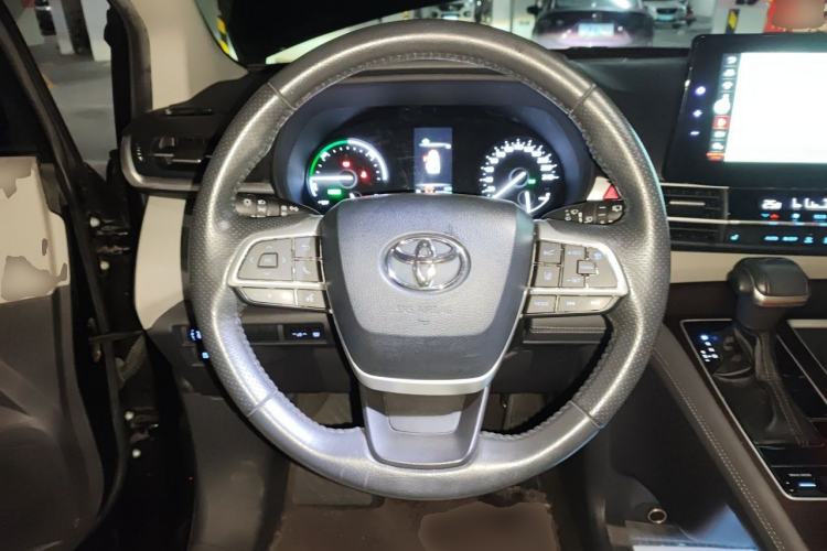 Used Toyota SIENNA 2021 2.5L Hybrid Luxury Edition Steering Wheel