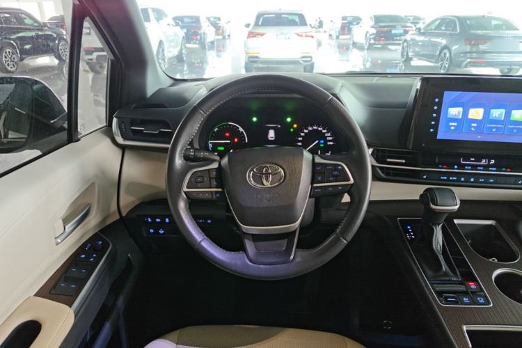 Used Toyota SIENNA 2021 2.5L Hybrid Luxury Edition Steering Wheel