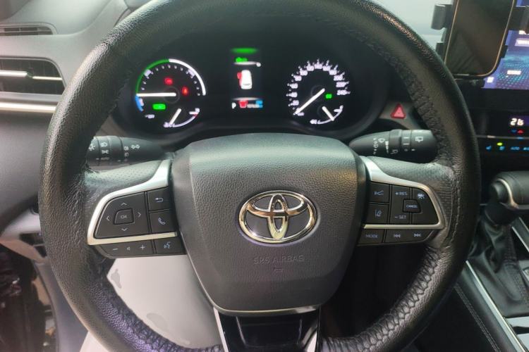 Used Toyota SIENNA 2021 2.5L Hybrid Premium Edition Steering Wheel