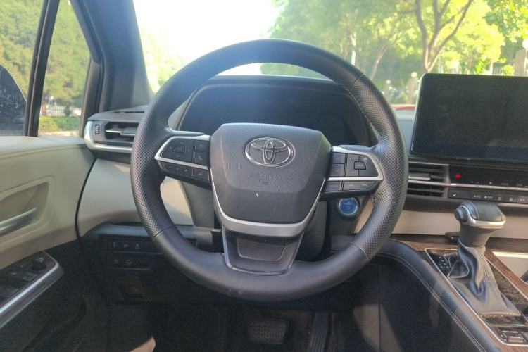 Used Toyota SIENNA 2021 2.5L Hybrid Luxury Edition Steering Wheel