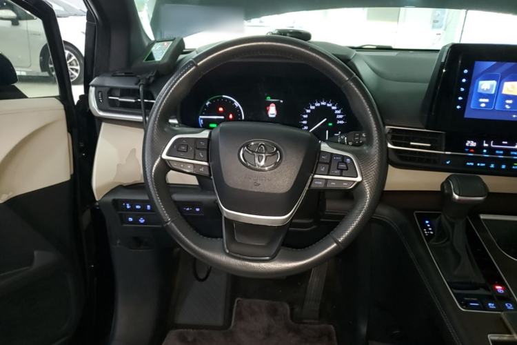 Used Toyota SIENNA 2021 2.5L Hybrid Luxury Edition Steering Wheel