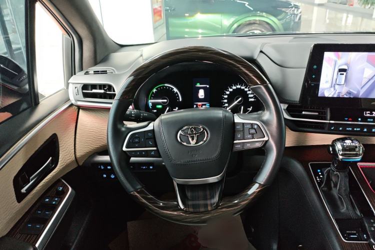 Used Toyota SIENNA 2021 2.5L Hybrid Comfort Edition Steering Wheel